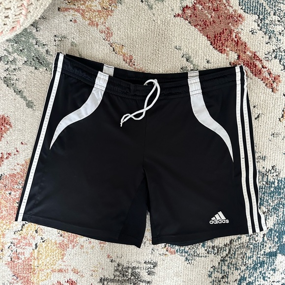 Y2K Adidas Clima365 ‘Strikers’ Shorts Black White Size Large 
Women’s - Picture 1 of 13